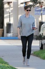 JENNIFER GARNER Out and About in Los Angeles 2602