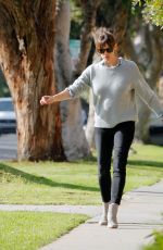 JENNIFER GARNER Out and About in Los Angeles 2602