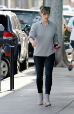 JENNIFER GARNER Out and About in Los Angeles 2602