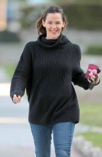 JENNIFER GARNER Out Shopping in Brentwood 2402