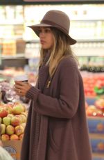 JESSICA ALBA Shopping at Whole Food in Beverly Hills 3101