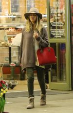 JESSICA ALBA Shopping at Whole Food in Beverly Hills 3101