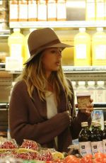 JESSICA ALBA Shopping at Whole Food in Beverly Hills 3101