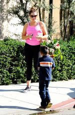 KELLY BROOK Gets Flowers from a Boy Out in Los Angeles