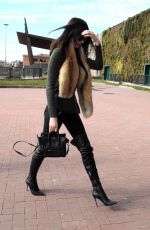 KENDALL JENNER Shopping in Milan