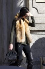 KENDALL JENNER Shopping in Milan
