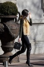 KENDALL JENNER Shopping in Milan