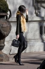 KENDALL JENNER Shopping in Milan