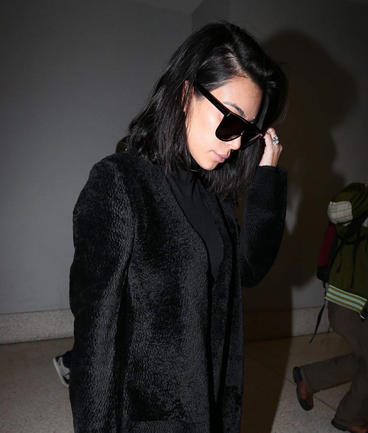 KIM KARDASHIAN Arrives at Los Angeles International Airport 2402 KIM KARDASHIAN Arrives at Los Angeles International Airport 2402