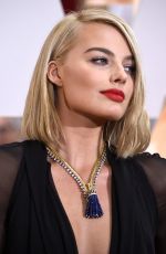 MARGOT ROBBIE at 87th Annual Academy Awards at the Dolby Theatre in Hollywood