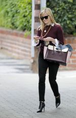 REESE WITHERSPOON Leaves Her Office in Beverly Hills 2702