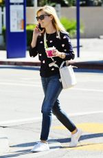 REESE WITHERSPOON Out Shopping in Brentwood 2402