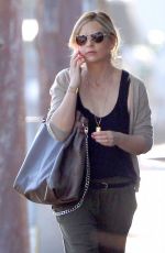 SARAH MICHELLE GELLAR Out and About in Brentwood 1002
