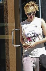 SCARLETT JOHANSSON Out and About in Los Angeles 1402