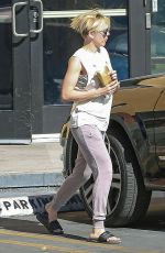 SCARLETT JOHANSSON Out and About in Los Angeles 1402