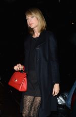TAYLOR SWIFT Arrives at Claridges Hotel in London