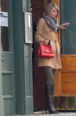 TAYLOR SWIFT Leaves Her Apartment in New York 1502