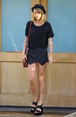 TAYLOR SWIFT Out and About in Los Angeles 0402