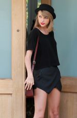 TAYLOR SWIFT Out and About in Los Angeles 0402