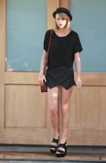 TAYLOR SWIFT Out and About in Los Angeles 0402