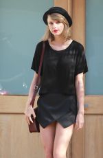 TAYLOR SWIFT Out and About in Los Angeles 0402