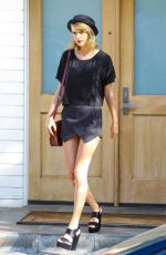 TAYLOR SWIFT Out and About in Los Angeles 0402