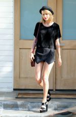 TAYLOR SWIFT Out and About in Los Angeles 0402