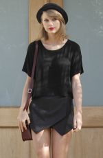 TAYLOR SWIFT Out and About in Los Angeles 0402