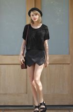 TAYLOR SWIFT Out and About in Los Angeles 0402