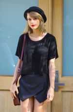 TAYLOR SWIFT Out and About in Los Angeles 0402