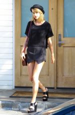 TAYLOR SWIFT Out and About in Los Angeles 0402