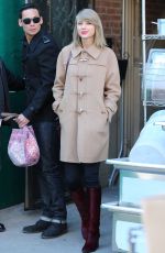 TAYLOR SWIFT Out and About in New York 1302
