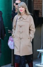 TAYLOR SWIFT Out and About in New York 1302