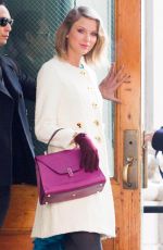 TAYLOR SWIFT Out and About in New York 1702