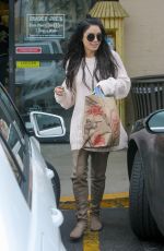 VANESSA HUDGENS Leaves Trader Joe