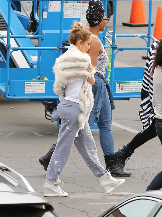 JENNIFER LOPEZ Arrives at American Idol Set JENNIFER LOPEZ on the Set of American Idol