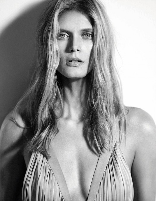 MALGOSIA BELA in Madame Figaro Magazine