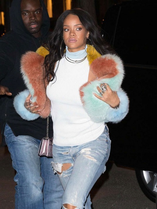 RIHANNA in Shopping in Paris