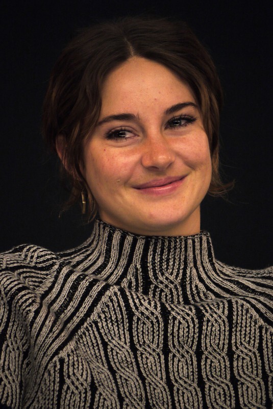 SHAILENE WOODLEY at Aple Store