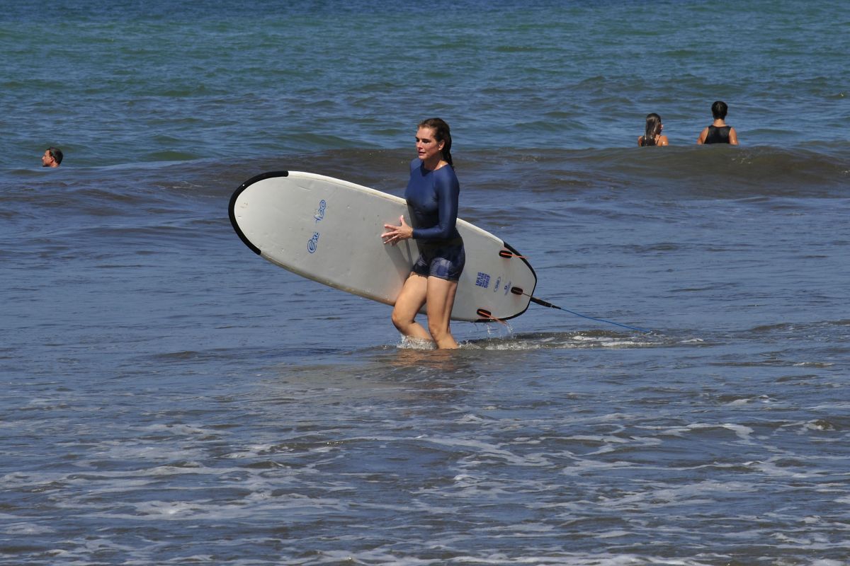 BROOKE SHIELDS Surfing in Costa Rica.