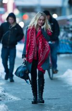 DAKOTA FANNING Out and About in New York 0603