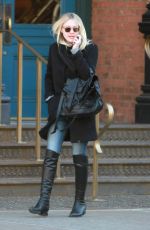 DAKOTA FANNING Out and About in New York 1203