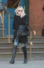 DAKOTA FANNING Out and About in New York 1203