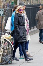 ELIZABETH BANKS Out and About in New York 2003