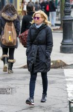 ELIZABETH BANKS Out and About in New York 2003