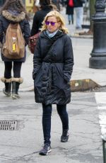 ELIZABETH BANKS Out and About in New York 2003