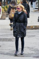 ELIZABETH BANKS Out and About in New York 2003