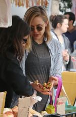 ELIZABETH OLSEN Shopping at Farmer