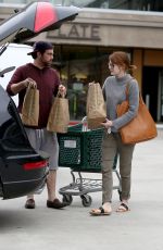EMMA STONE Shopping for Grocery in Malibu 1103