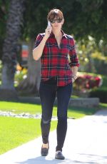 JENNIFER GARNER Out and About in Brentwood 2303
